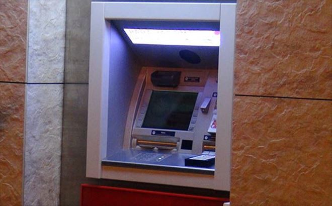 ATM BANKA DÜZENEĞİNİ POLİS FARK ETTİ