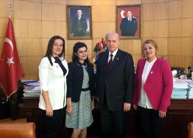 MHP´Lİ KADINLARDAN BAHÇELİ´YE ZİYARET