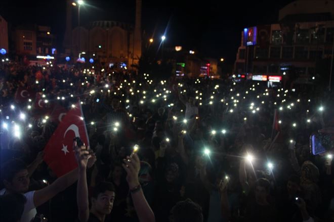 DEVELİ DARBE İÇİN TEK YÜREK OLDU